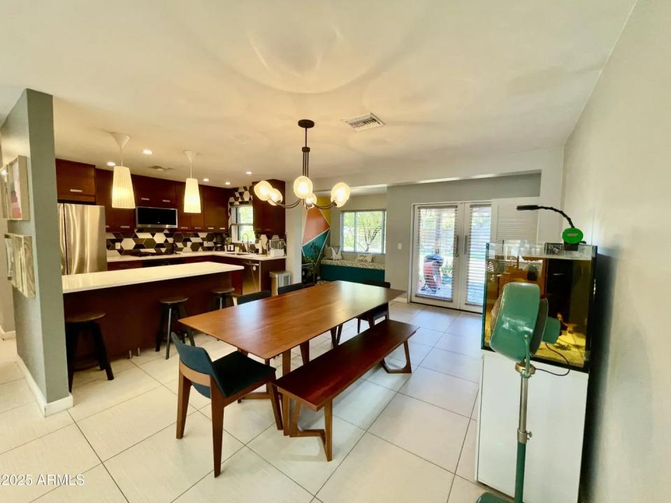 Real Estate Picture 11