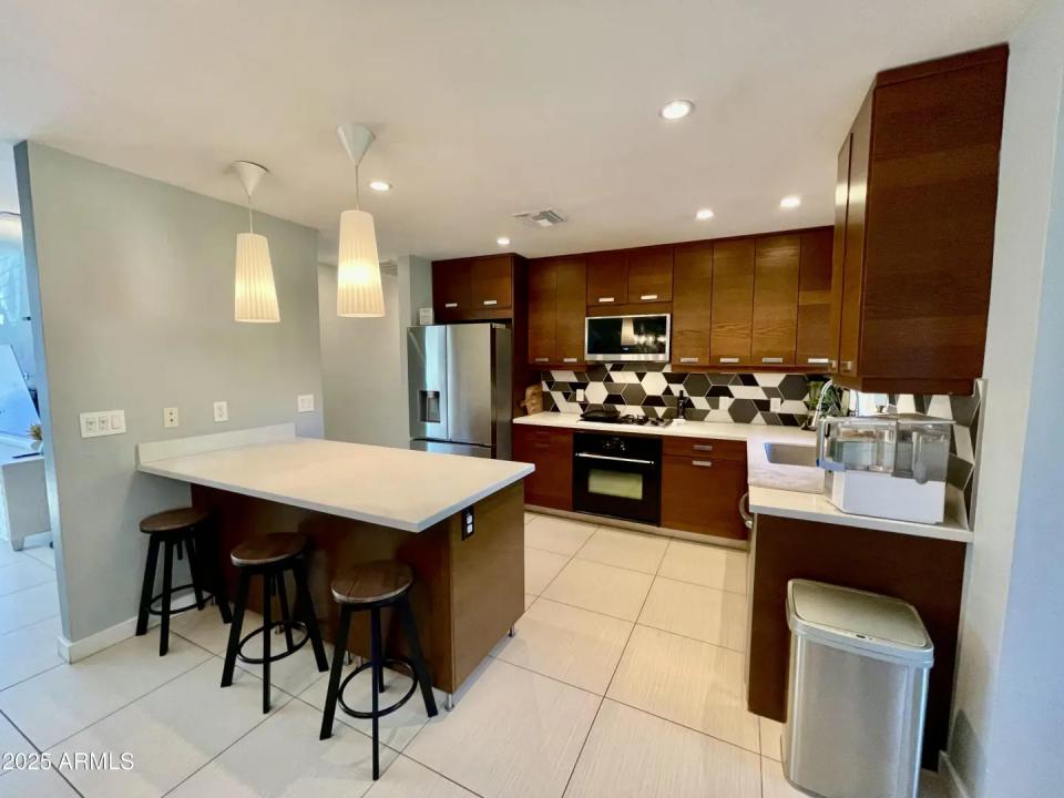 Real Estate Picture 14