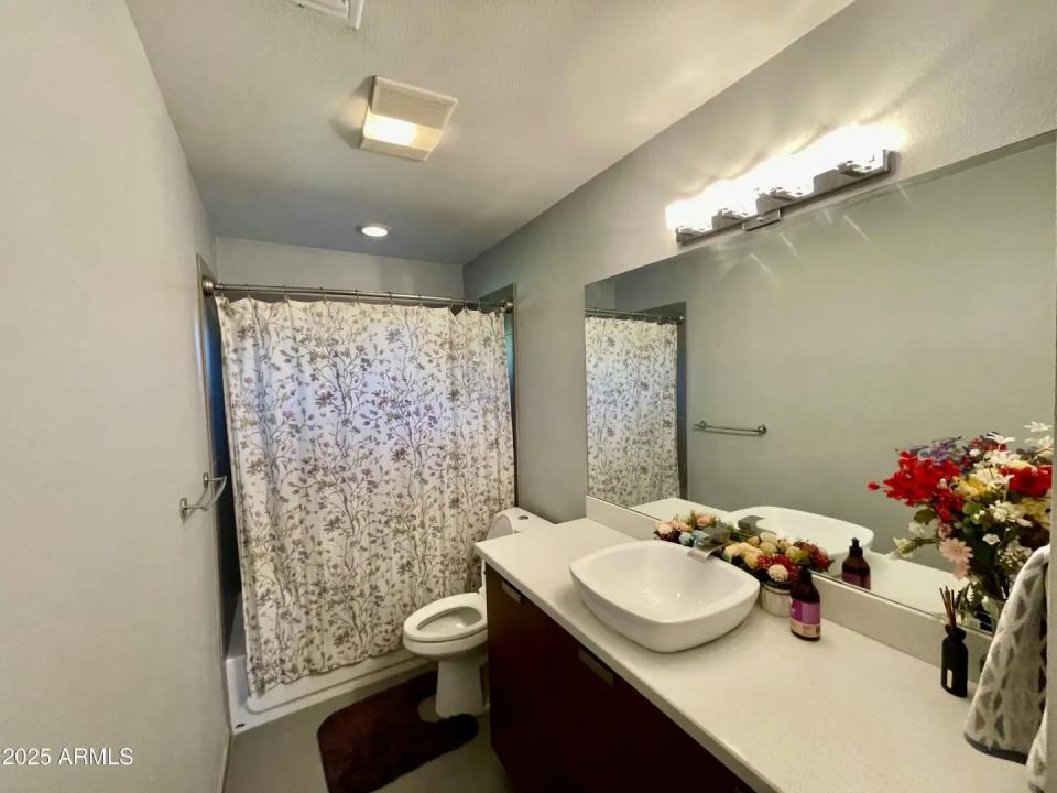 Real Estate Picture 23