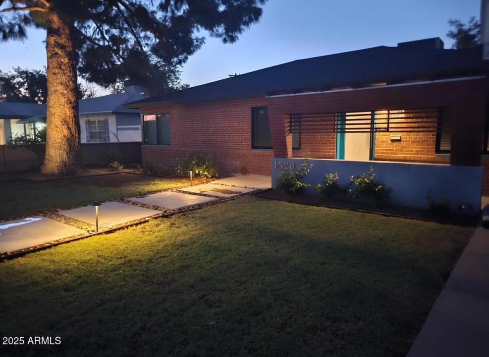 Real Estate Picture 5