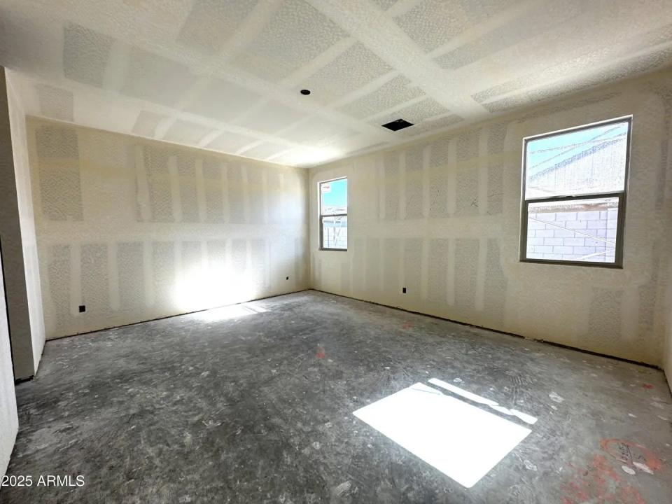 Real Estate Picture 10