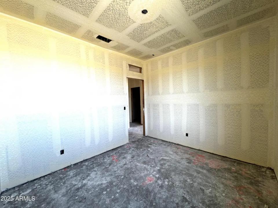 Real Estate Picture 16