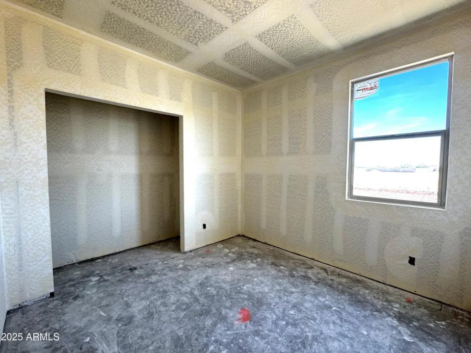 Real Estate Picture 17