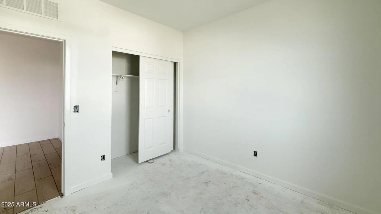 Real Estate Picture 5