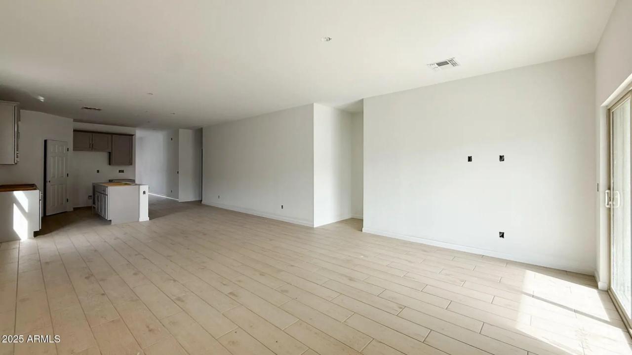 Real Estate Picture 10