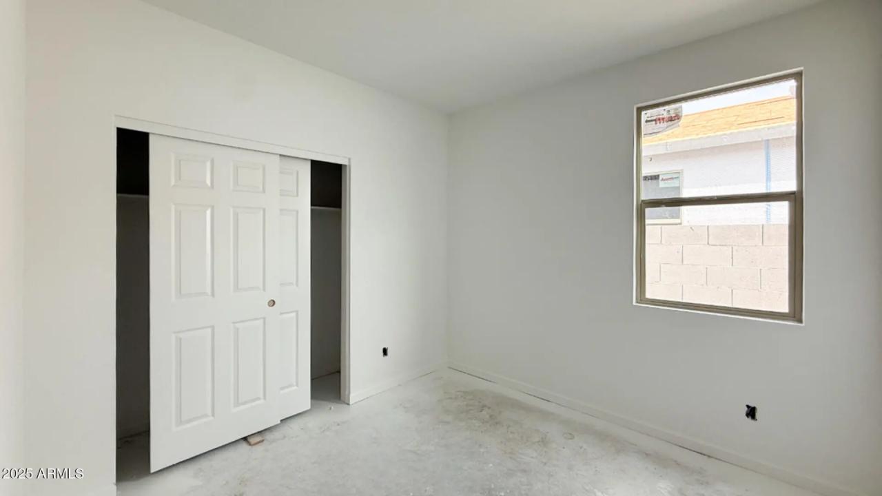 Real Estate Picture 16