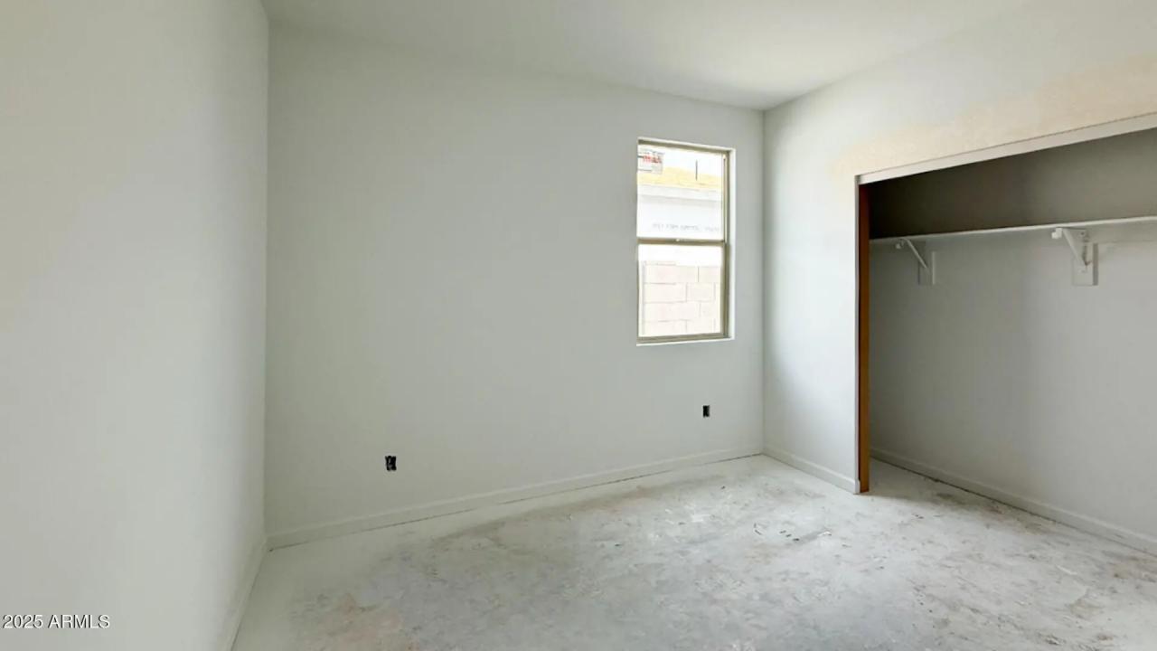 Real Estate Picture 17