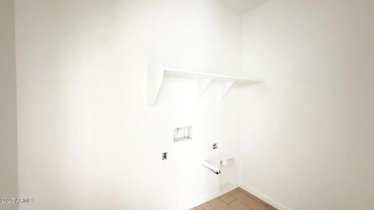 Real Estate Picture 18