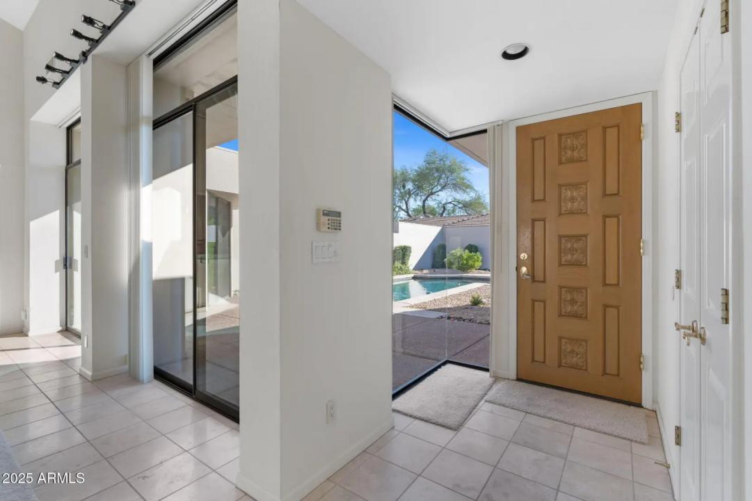 Real Estate Picture 3