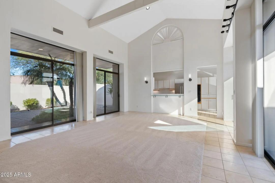Real Estate Picture 4