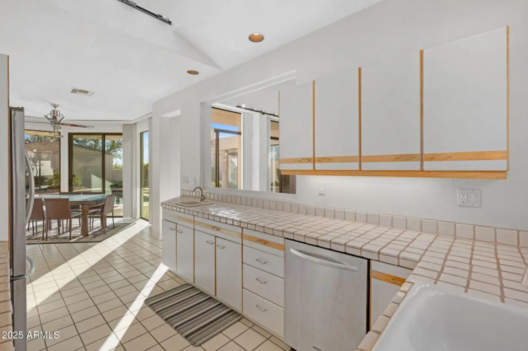 Real Estate Picture 10