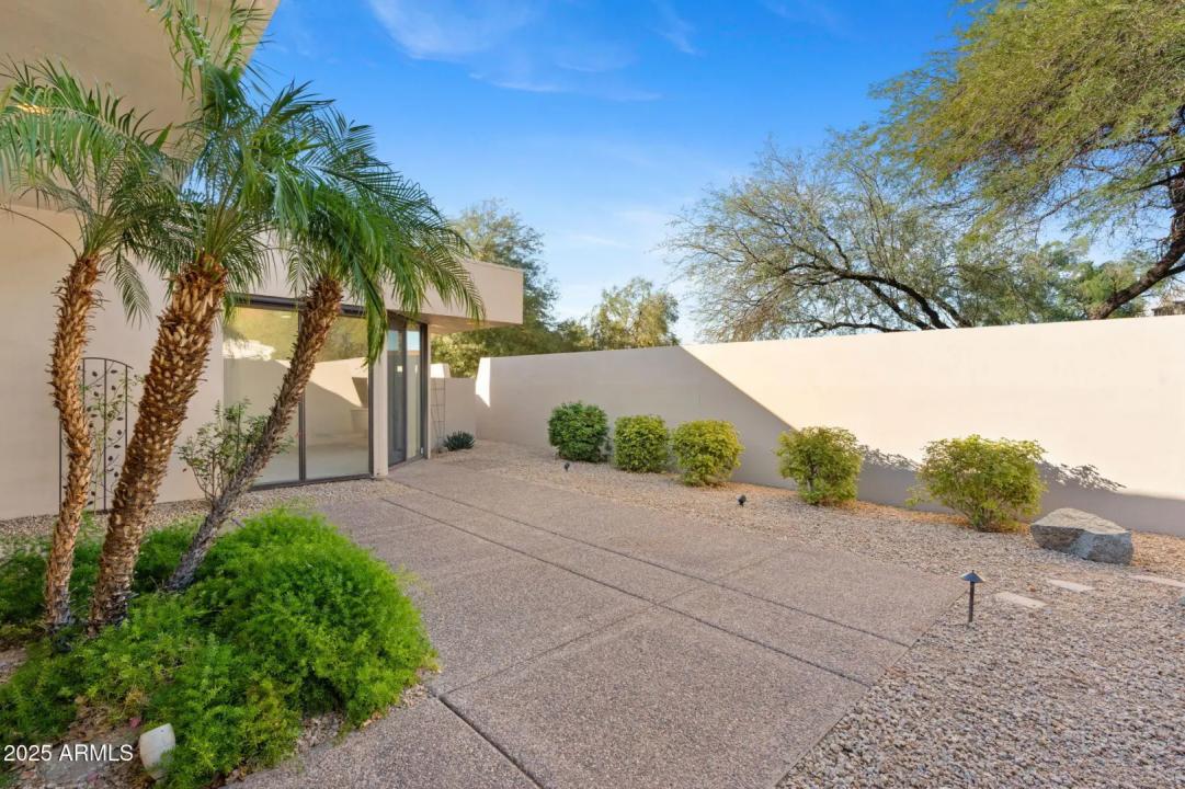 Real Estate Picture 26