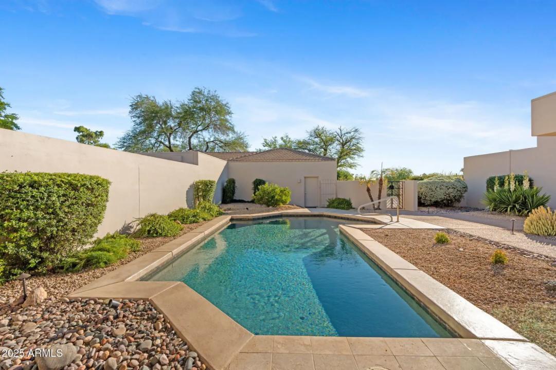 Real Estate Picture 30