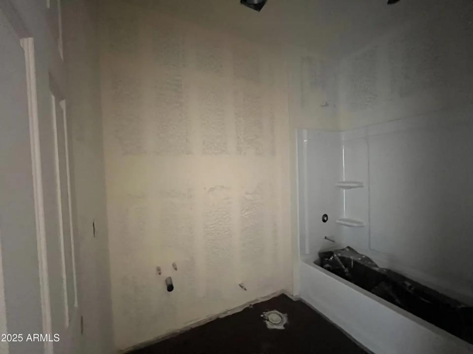 Real Estate Picture 5