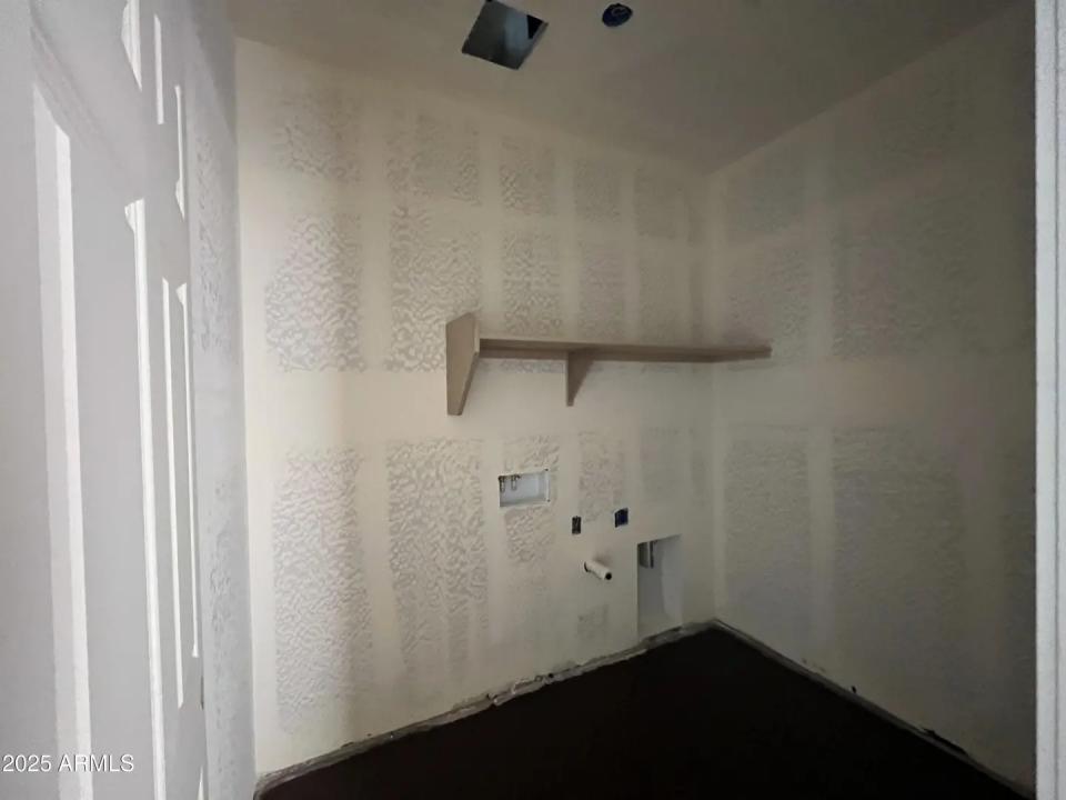 Real Estate Picture 7