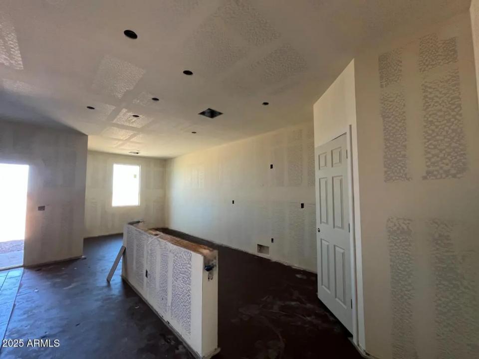 Real Estate Picture 9