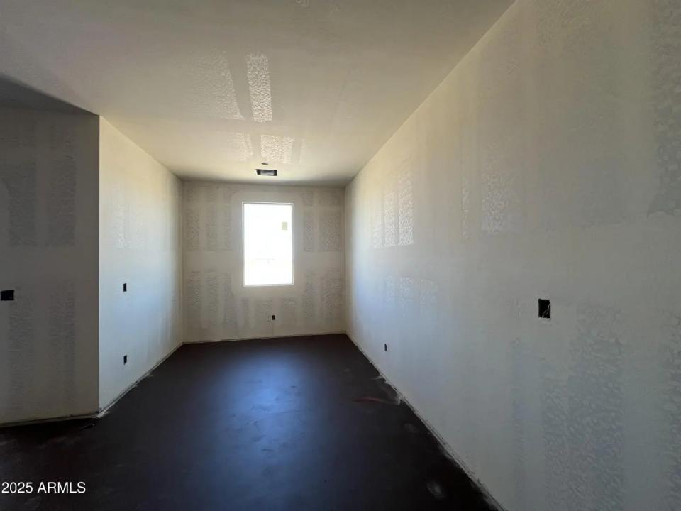 Real Estate Picture 10