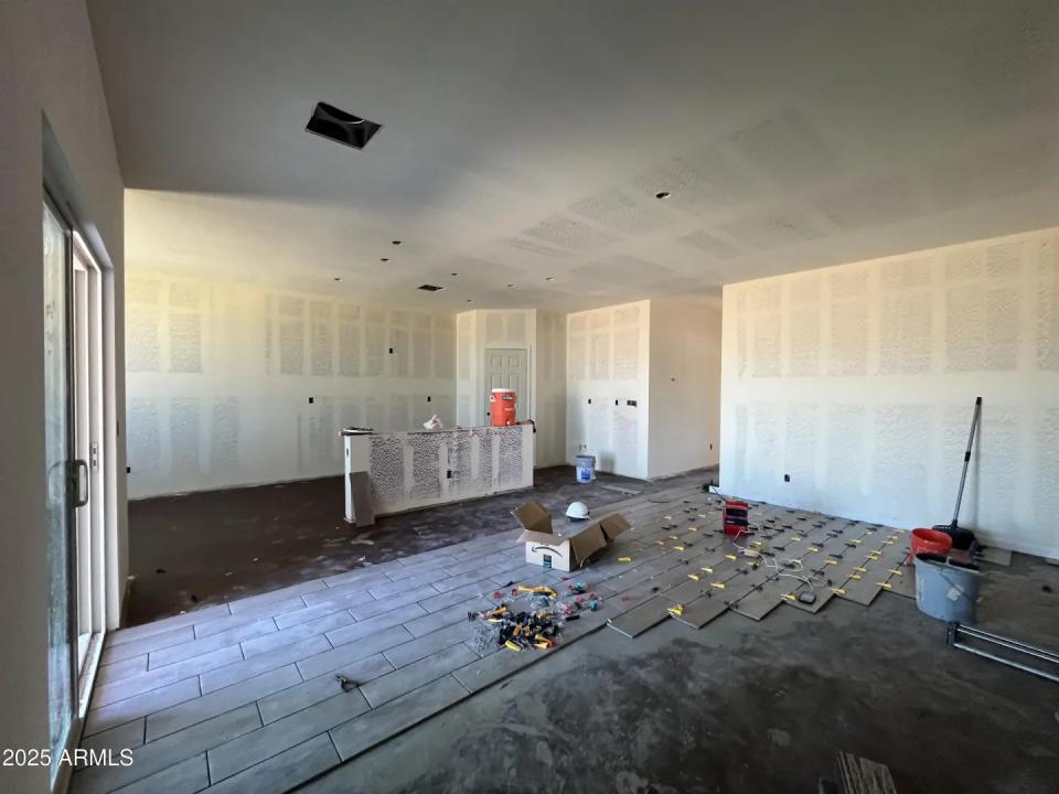 Real Estate Picture 11