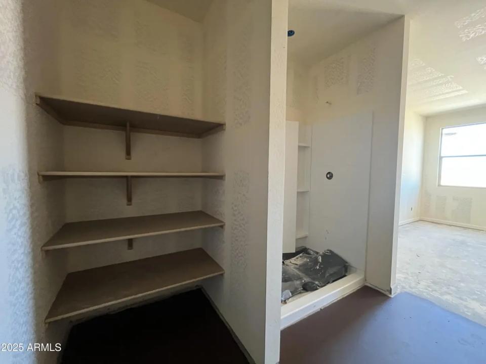 Real Estate Picture 14
