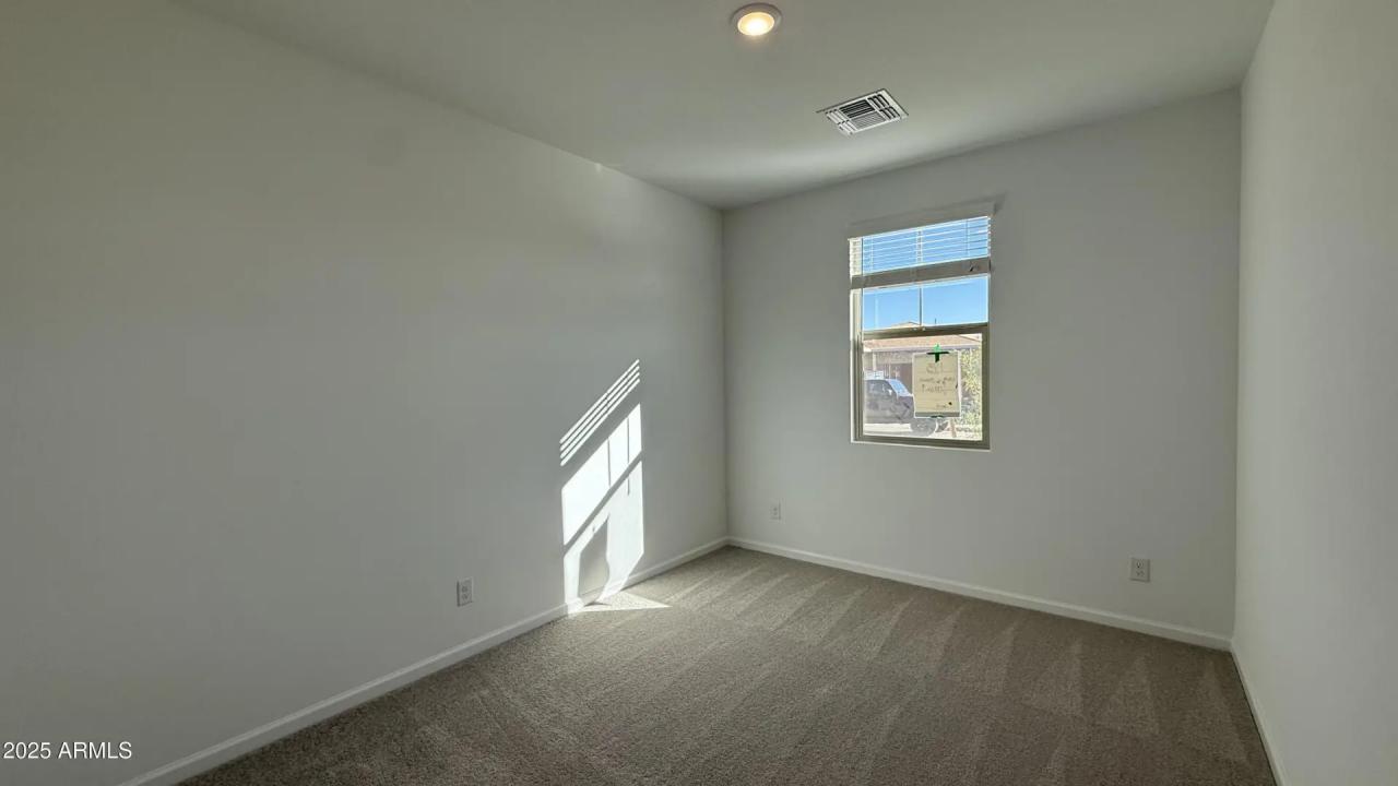 Real Estate Picture 5