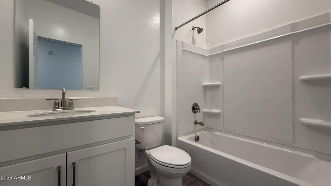 Real Estate Picture 7