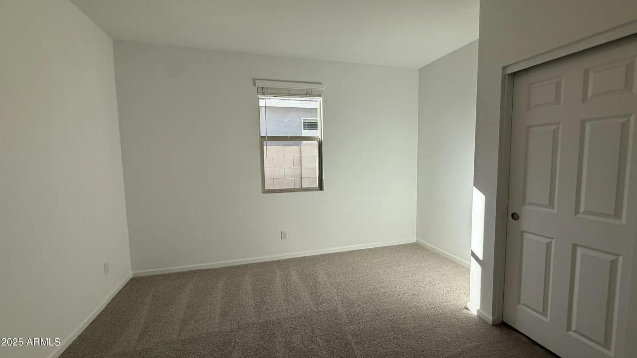 Real Estate Picture 12