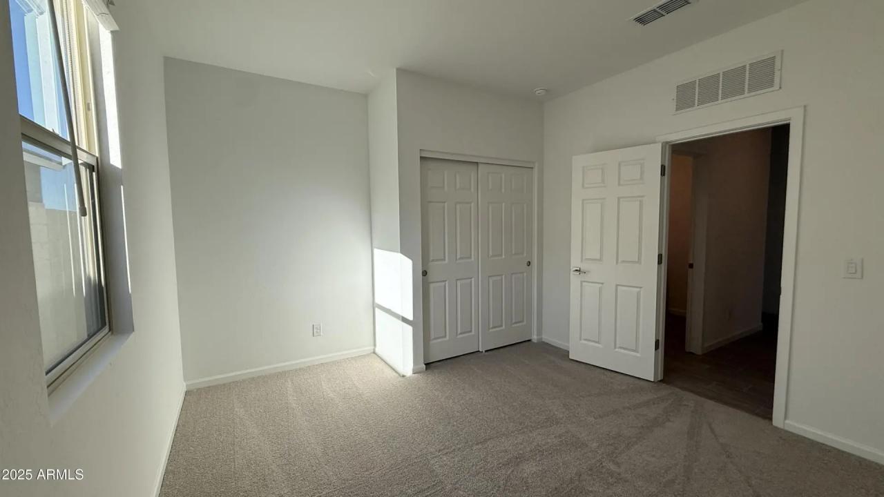 Real Estate Picture 13