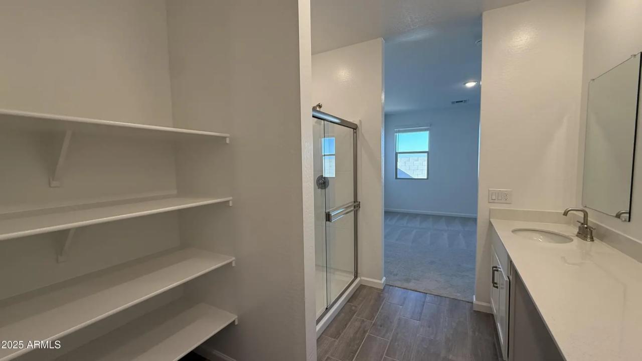 Real Estate Picture 22