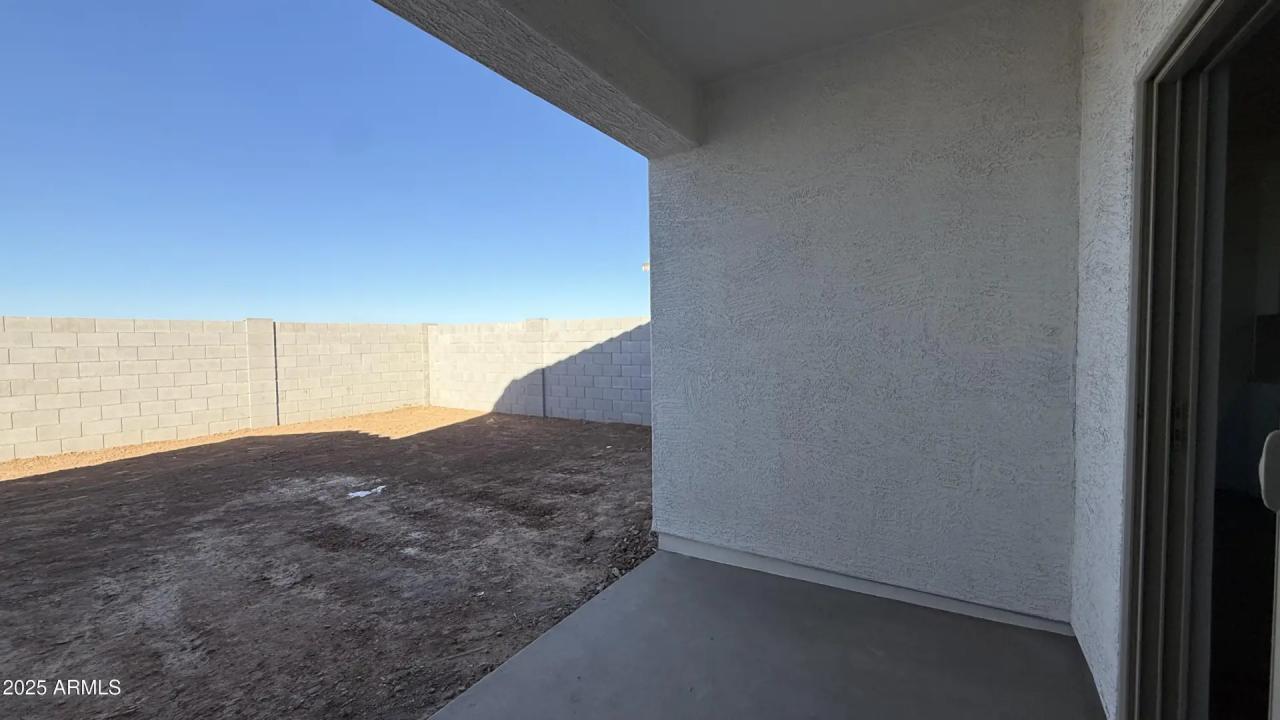 Real Estate Picture 24