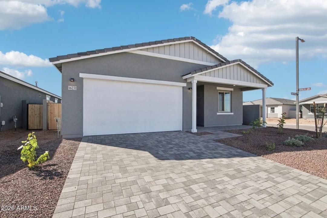 Real Estate Picture 3