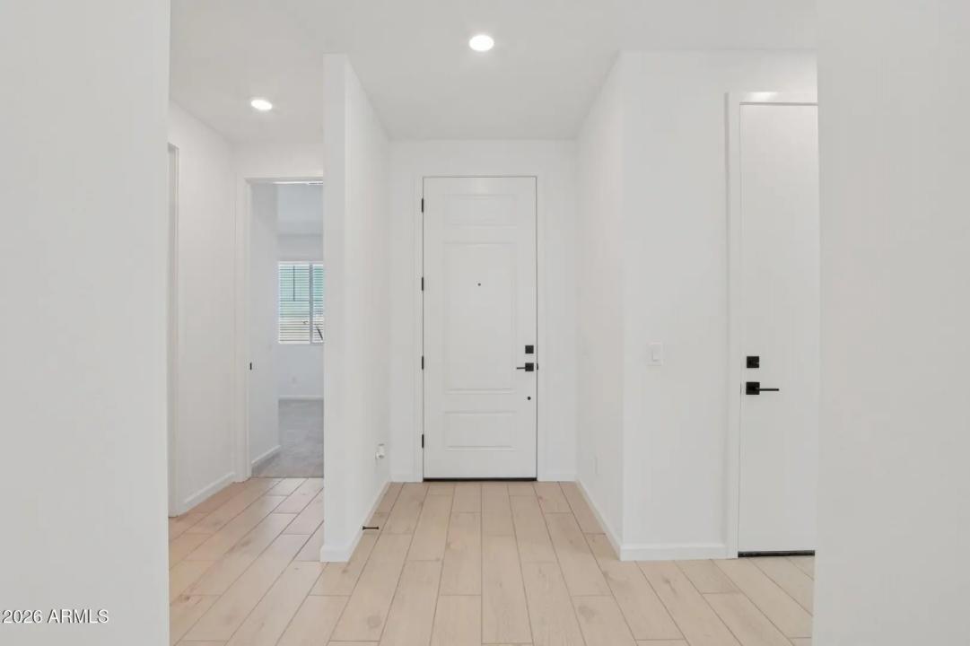 Real Estate Picture 5