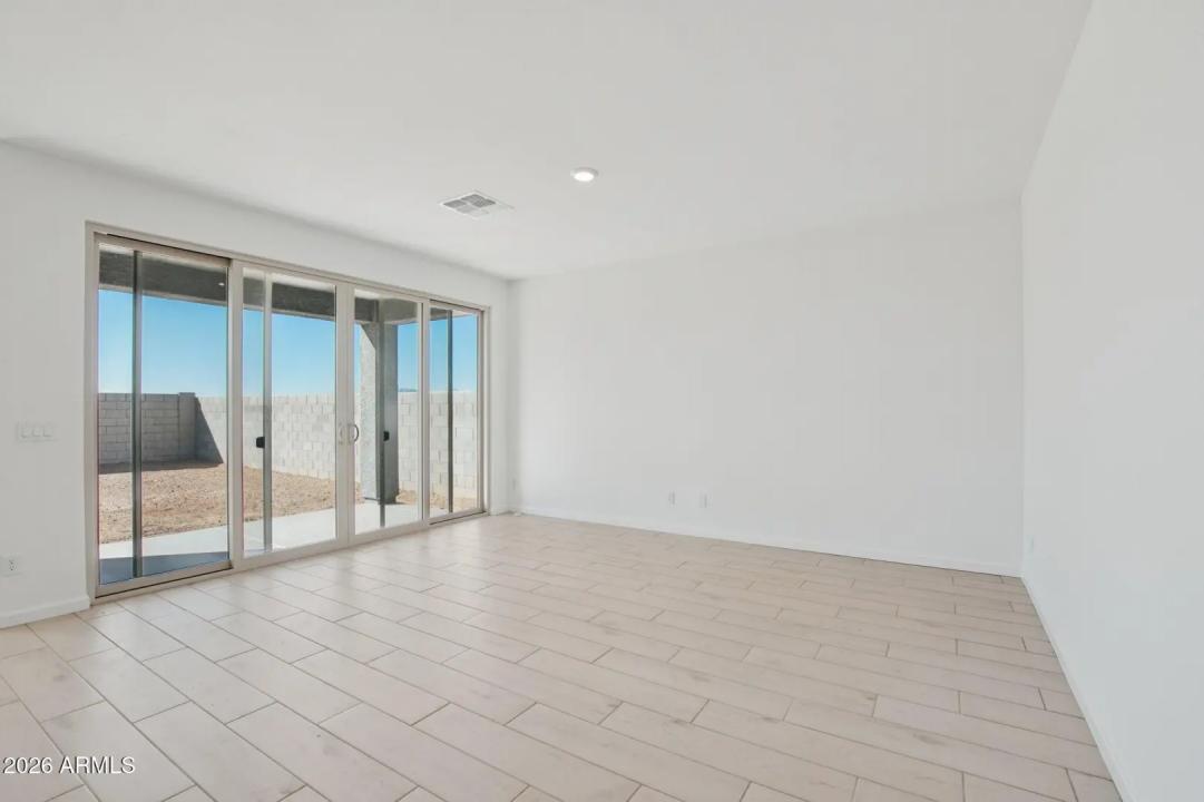 Real Estate Picture 6