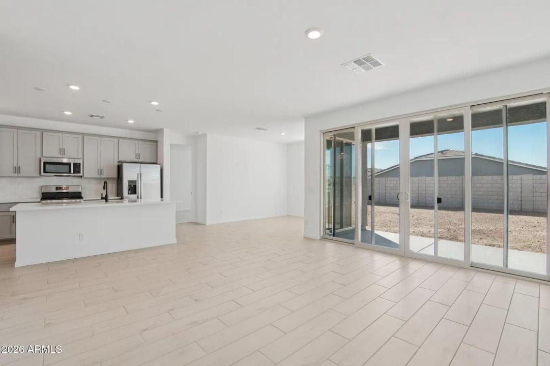 Real Estate Picture 7