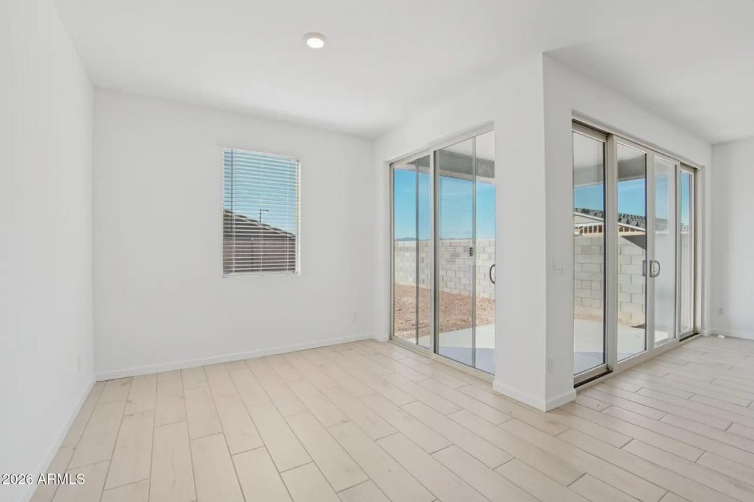 Real Estate Picture 9