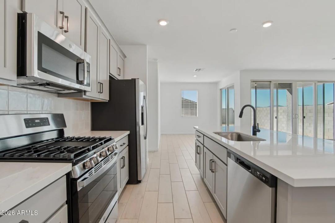 Real Estate Picture 10