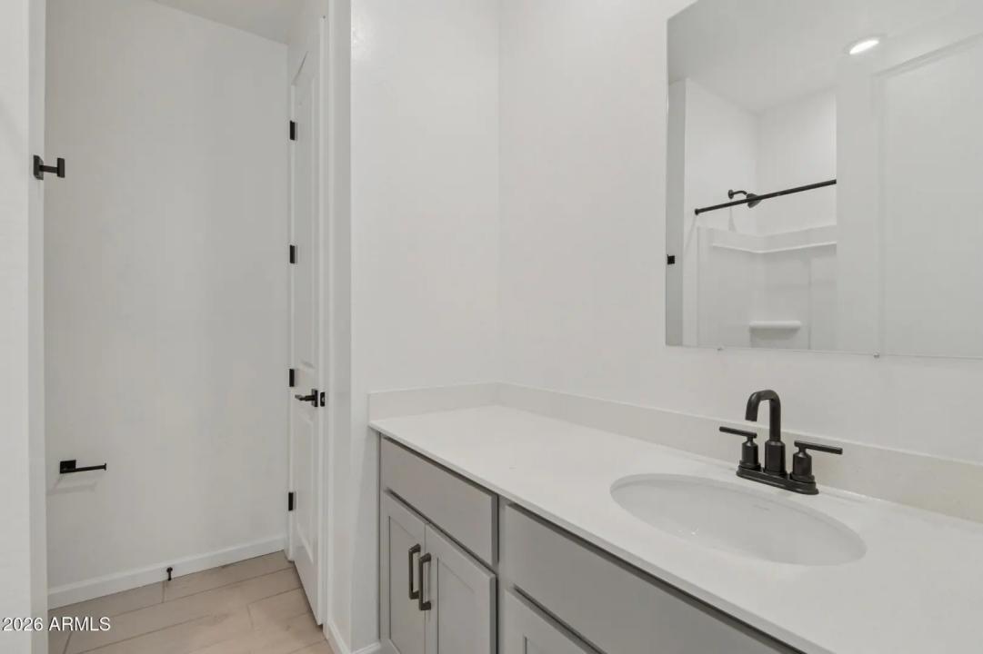 Real Estate Picture 15