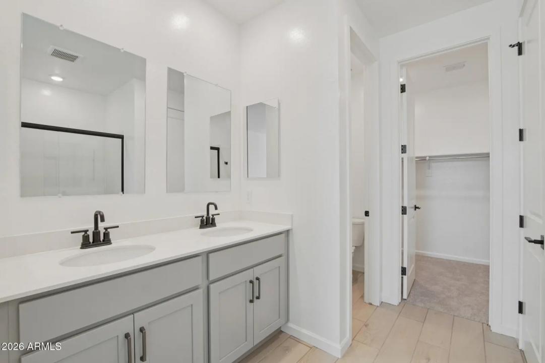 Real Estate Picture 25