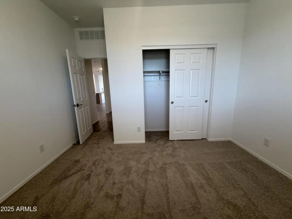 Real Estate Picture 6