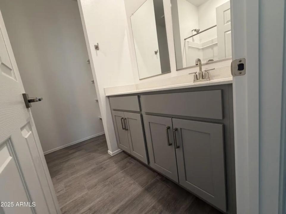 Real Estate Picture 7