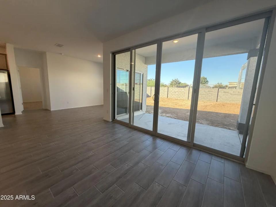 Real Estate Picture 16