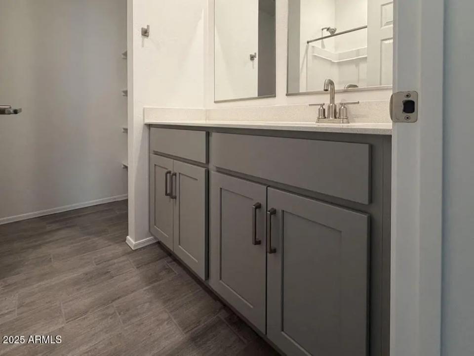 Real Estate Picture 5