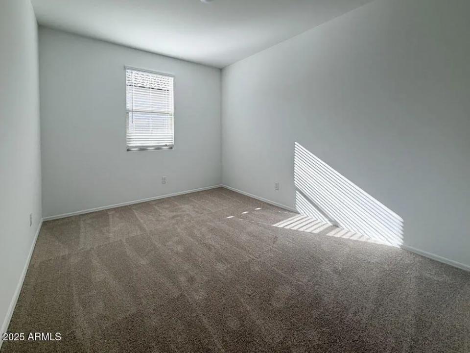 Real Estate Picture 7