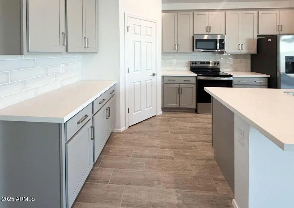 Real Estate Picture 10