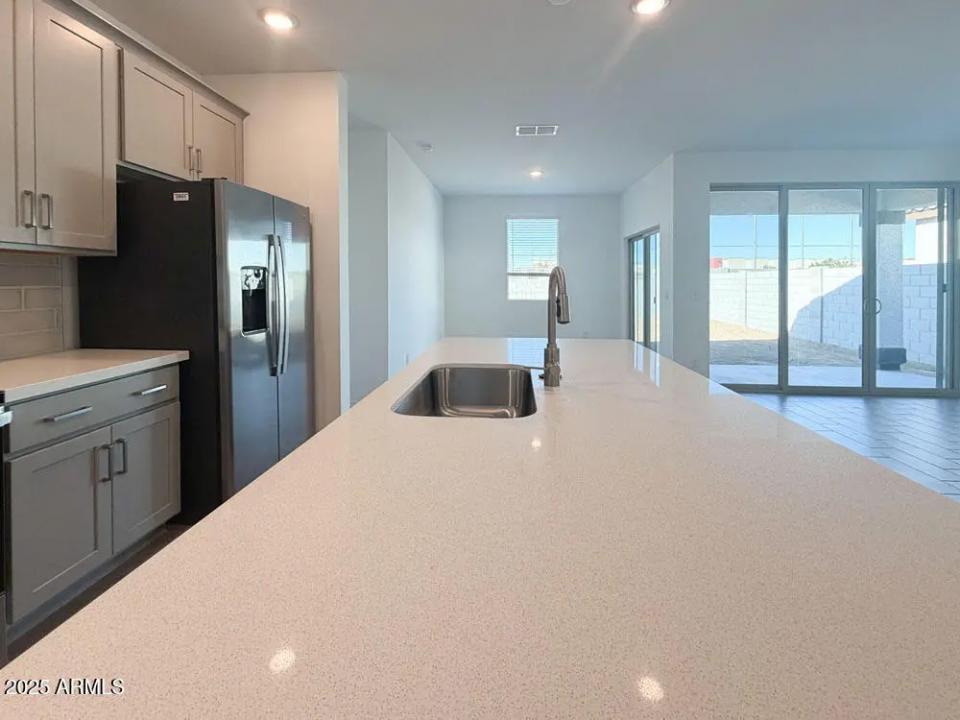 Real Estate Picture 11