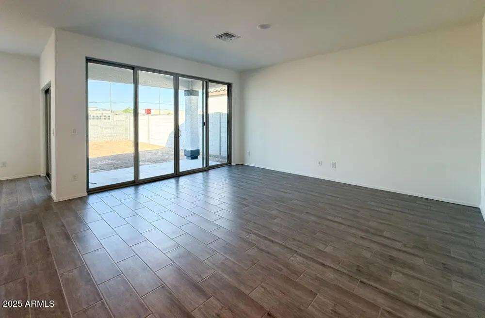 Real Estate Picture 12