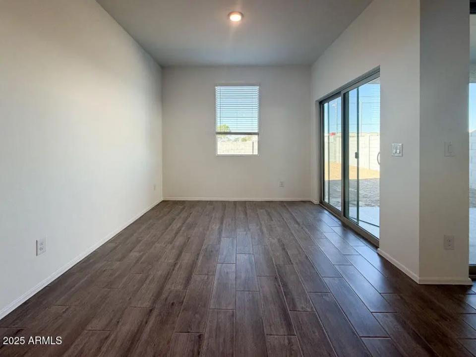 Real Estate Picture 15