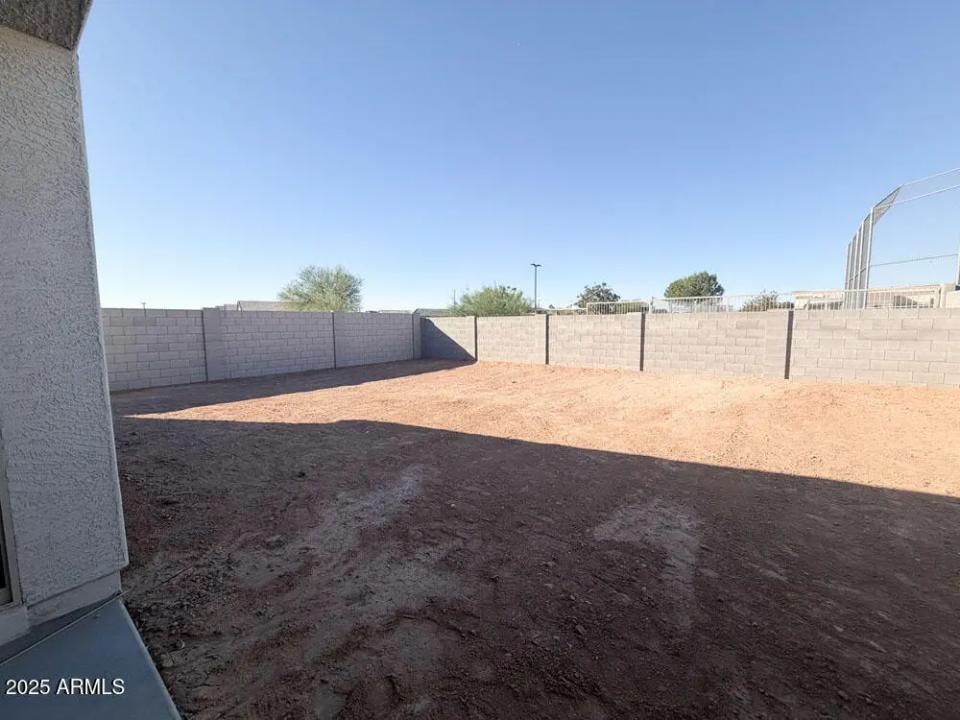 Real Estate Picture 23