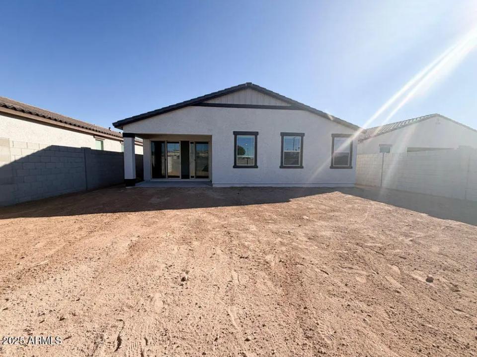 Real Estate Picture 24