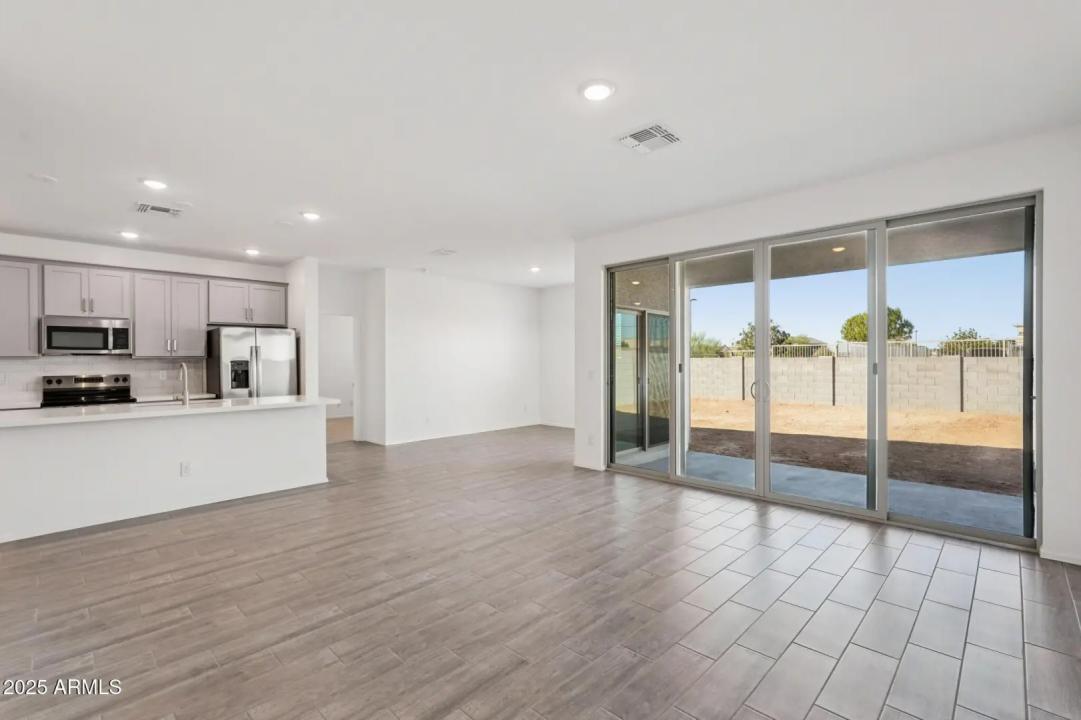 Real Estate Picture 6