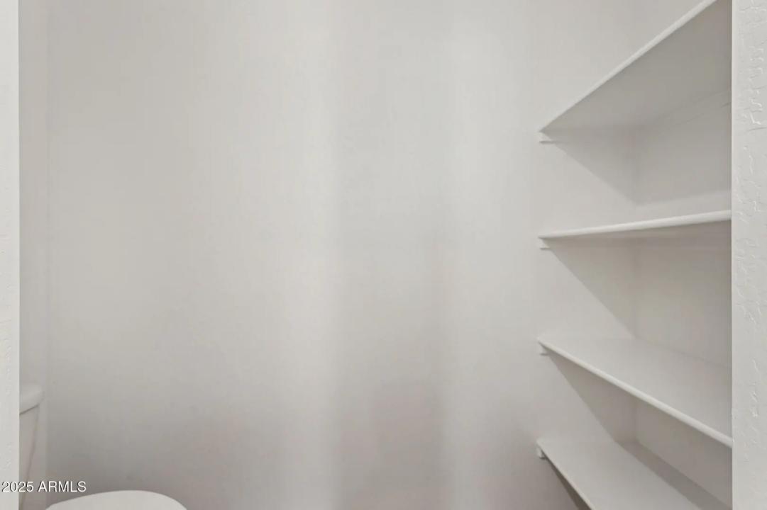 Real Estate Picture 17